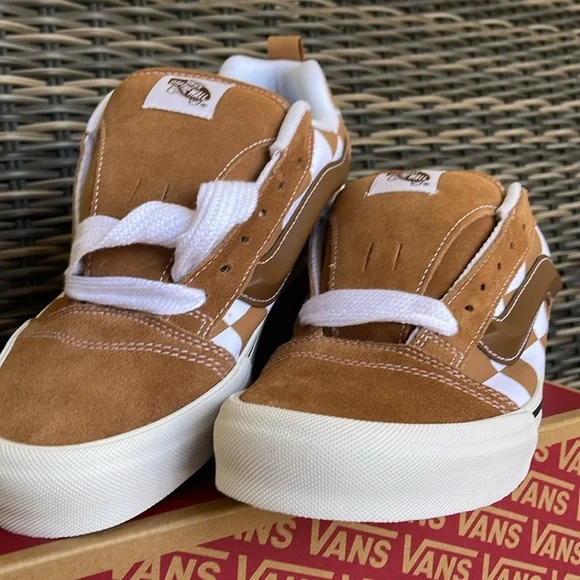 Vans Men’s Knu Skool Mega Check Brown
VN000CRPBRO
Sneakers - Picture 5 of 16